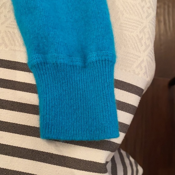 TNA cashmere sweater for Aritzia - Picture 4 of 7